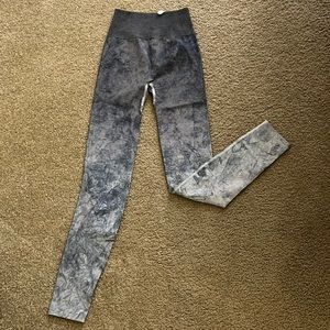 Lululemon legging’s blue and white with a little gray